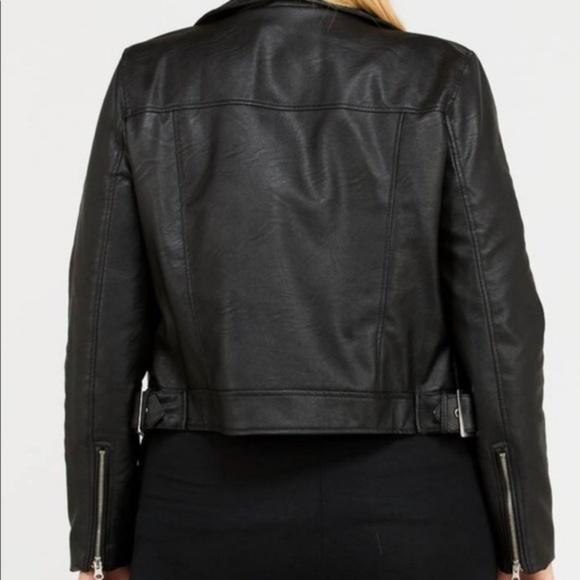 LAST ONE! 💥💥Plus Size Vegan Leather Jacket - Picture 3 of 8